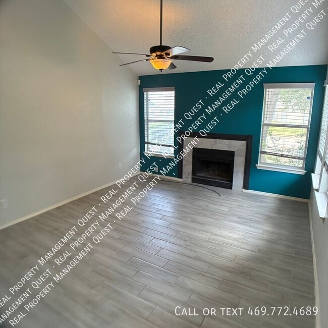 Building Photo - 10631 Wessex Dr