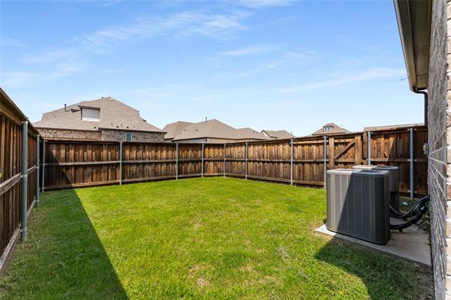 Building Photo - 1565 Amesbury Way