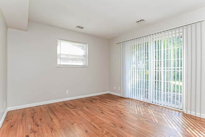 Building Photo - 8585 Sunlight Dr