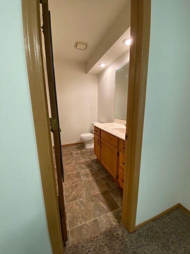 Building Photo - Three bedroom, two bathroom, two car garag...