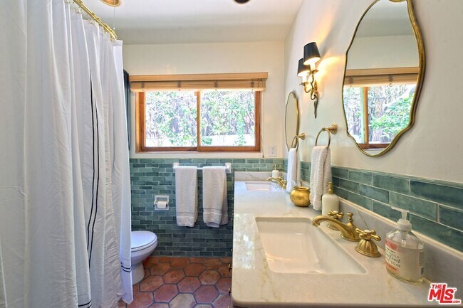 Building Photo - 6855 Los Altos Pl