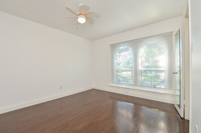 Building Photo - 710 S Fry Rd