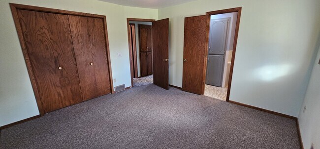 Building Photo - 2020 Crosstown Blvd NE