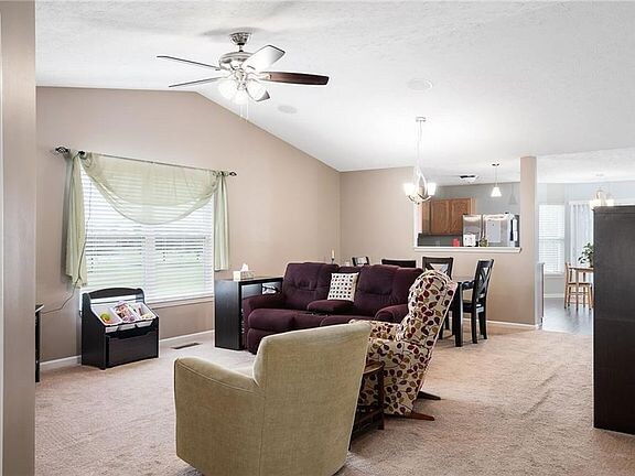 Building Photo - 1027 Pine Ridge Way