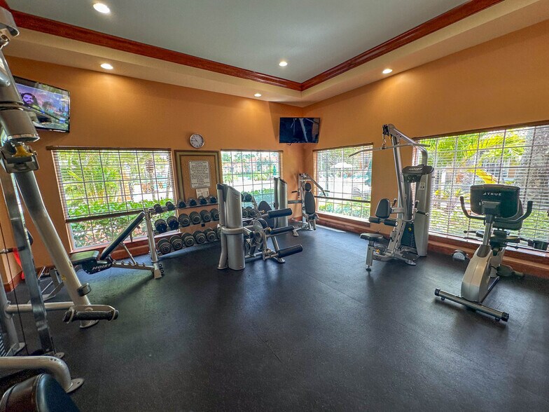 Building Photo - 1250 Wildwood Lakes Blvd