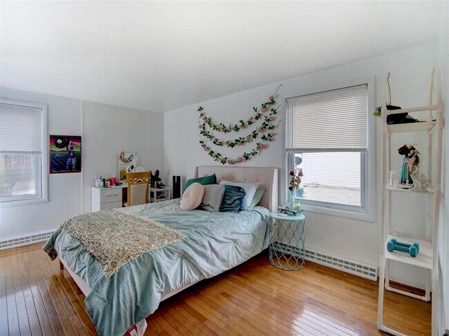 Building Photo - 14 Chopin Ct