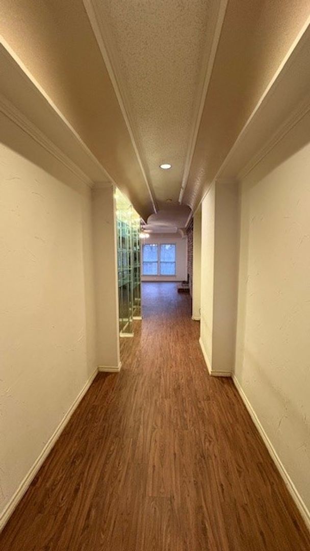 Building Photo - Beautiful North Arlington Townhome