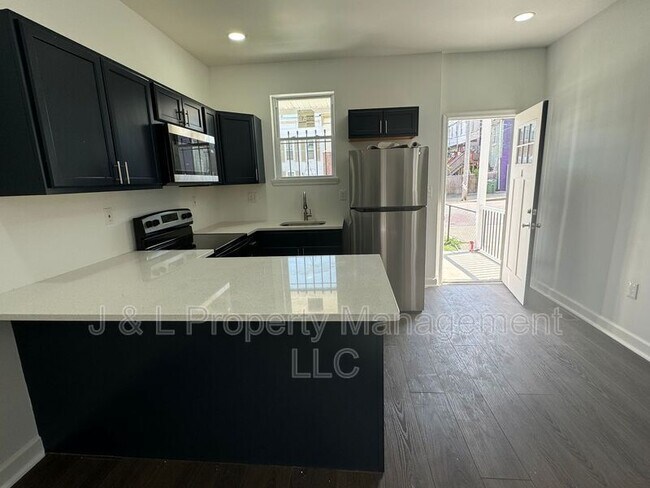 Building Photo - 1602 Cypress St