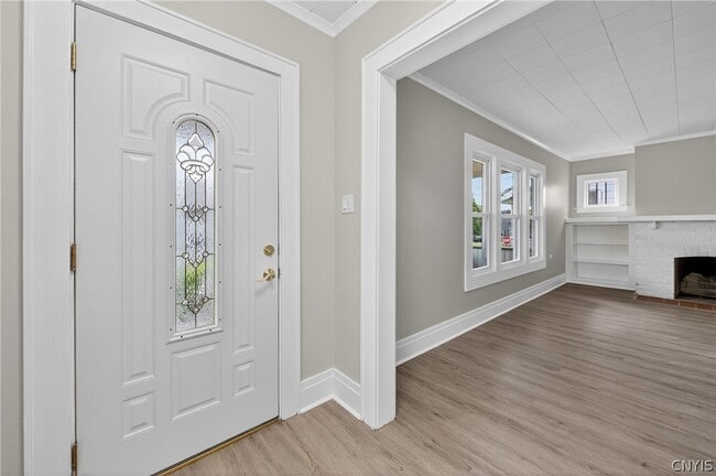 Building Photo - 111 Maplehurst Ave