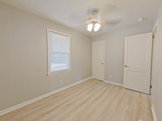 Building Photo - 2001 Wren Rd