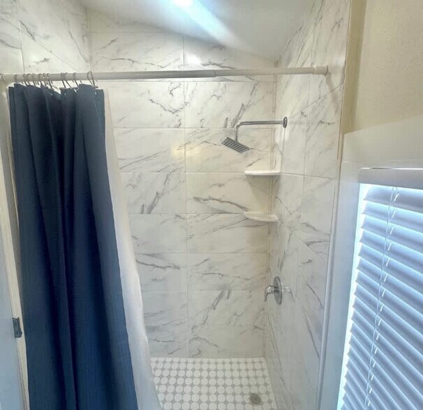 Building Photo - 3006 Gulf Dr