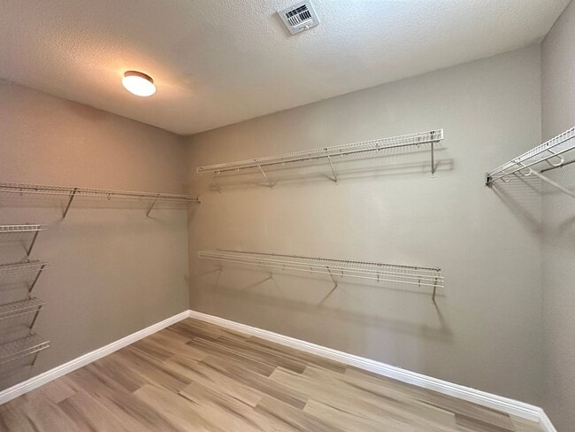 Building Photo - Mountains Edge-Pod 129