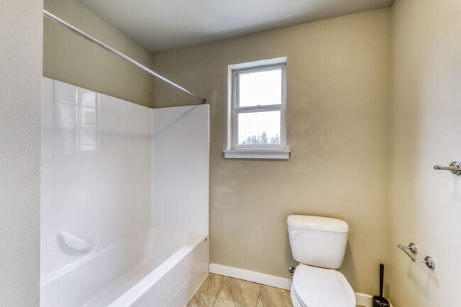 Building Photo - Gorgeous Large Home