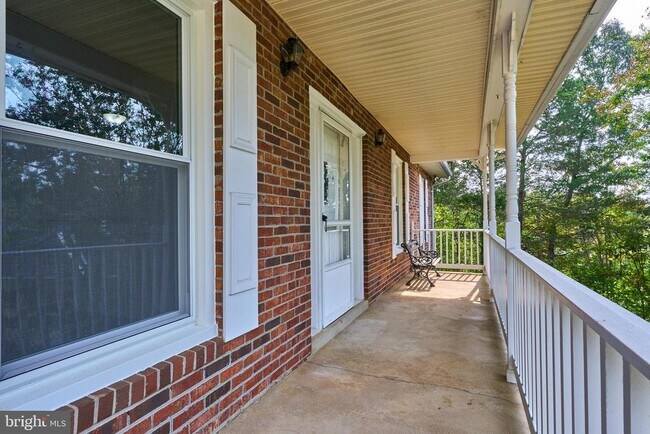Primary Photo - 8332 Hilltop Ave
