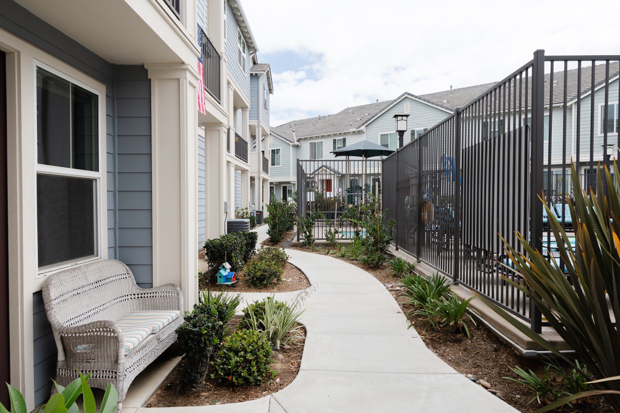 Building Photo - 505 Lark Way