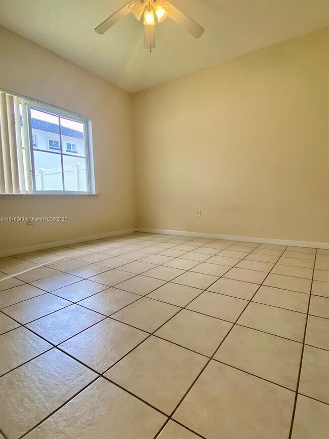 Building Photo - 12854 SW 49th Ct