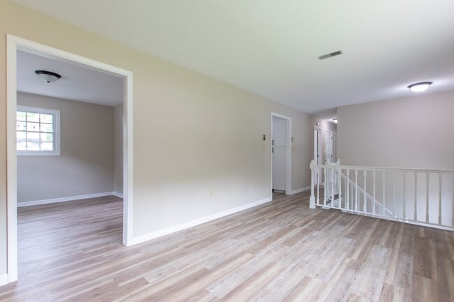 Building Photo - ONE YEAR LEASE WITH POSSIBLE LEASE PURCHAS...
