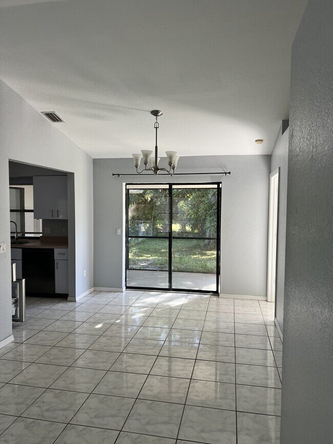 Building Photo - 1474 Dewitt St