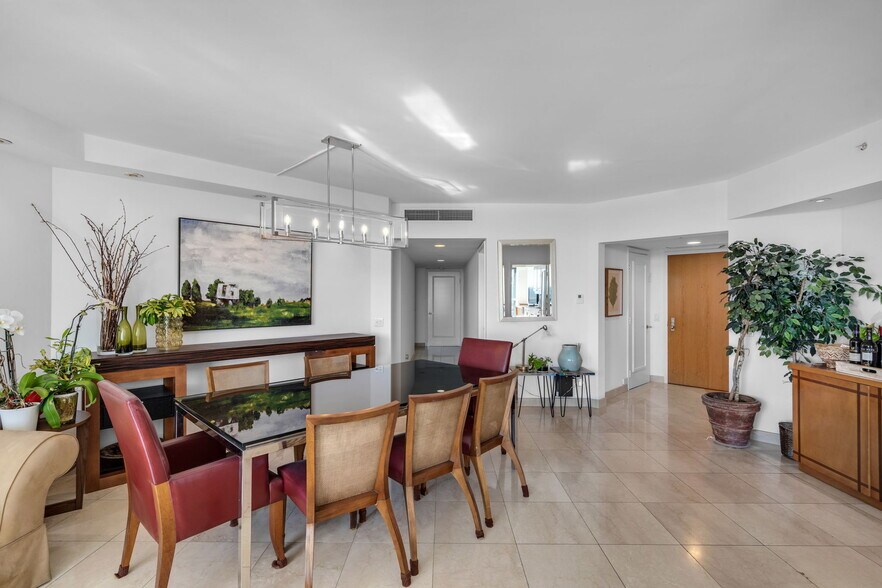 Building Photo - 21205 Yacht Club Dr