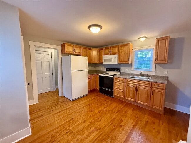 Building Photo - 19 Ruggles St