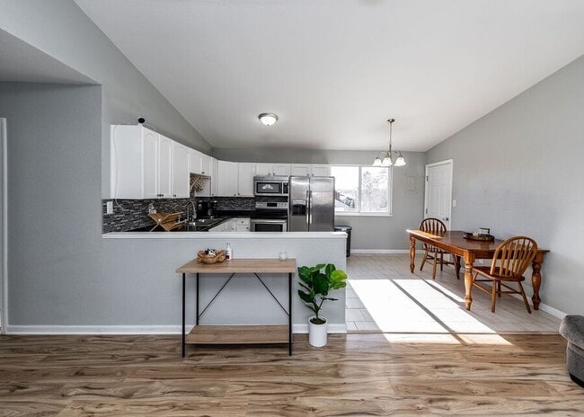 Building Photo - 542 Catalina Dr