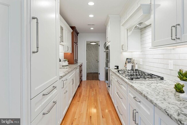 Building Photo - 257 W Chelsea Cir
