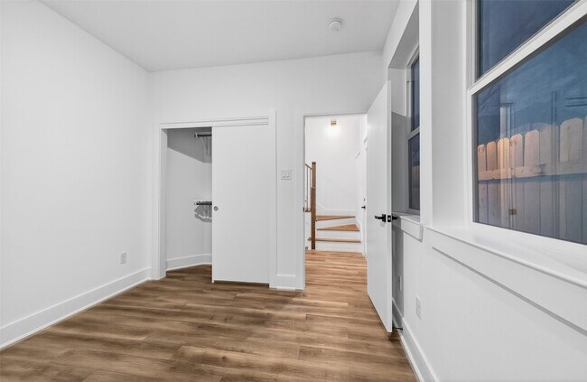 Building Photo - 3003 Delano St