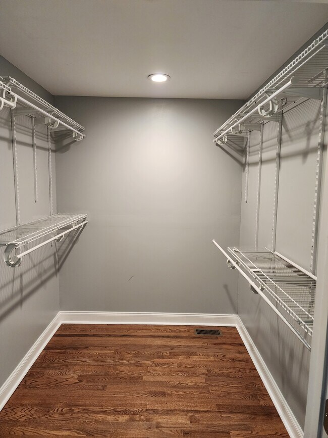 Walk-in Closet - 1377 Avon Ave SW
