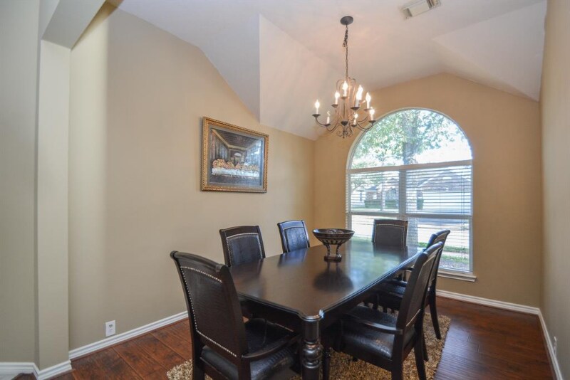 Building Photo - 4914 Surrey Park Cir