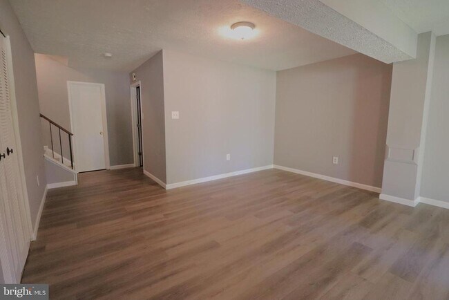 Building Photo - 18365 Honeylocust Cir
