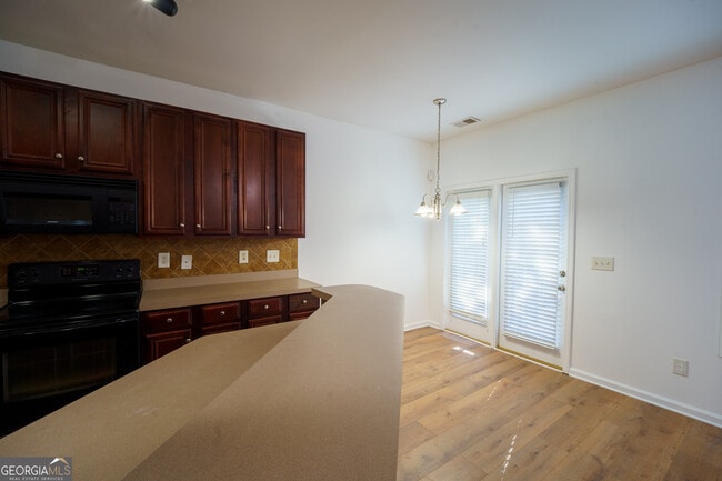 Building Photo - 2555 Flat Shoals Rd