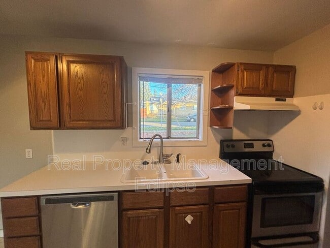 Building Photo - 6805 103rd Ave NE