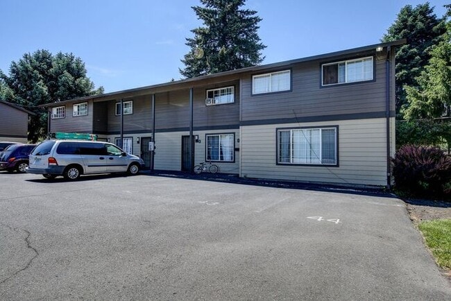 Building Photo - 2 bedroom unit available!! Pets OK!