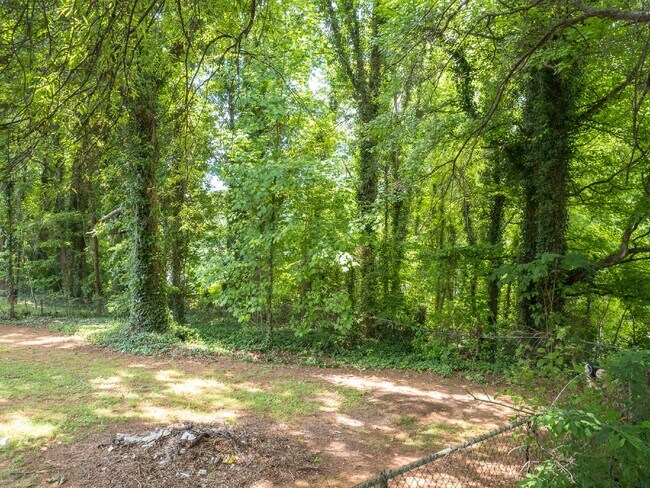 Building Photo - "Charming 3-Bedroom Retreat in Kings Mountain - Cozy 1050 sqft Home!"