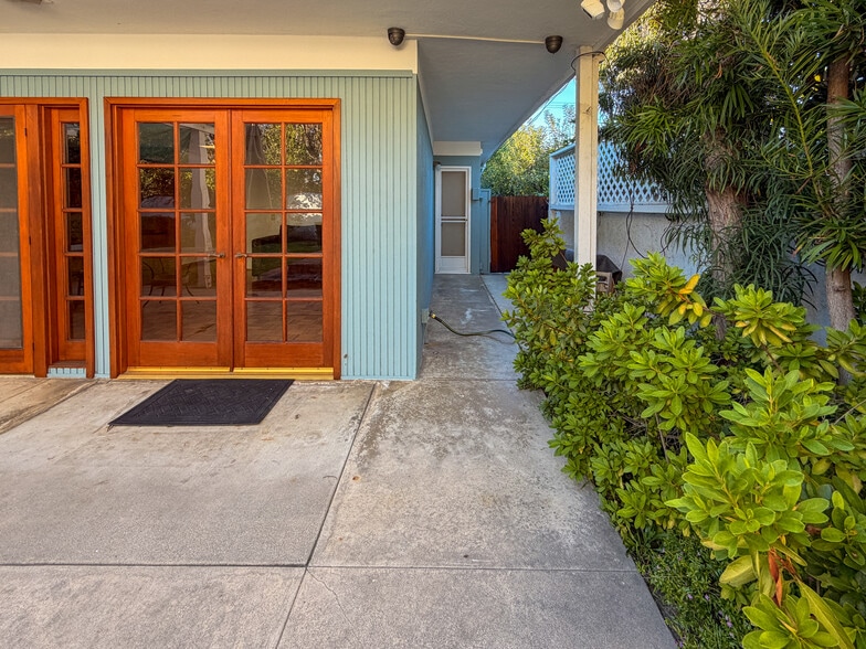 Building Photo - 5516 Ethel Ave