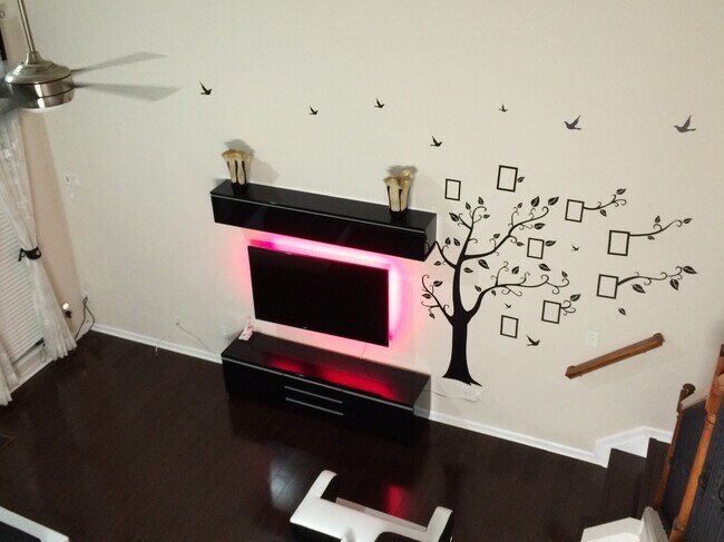 Building Photo - 908 Wendlebury Ct