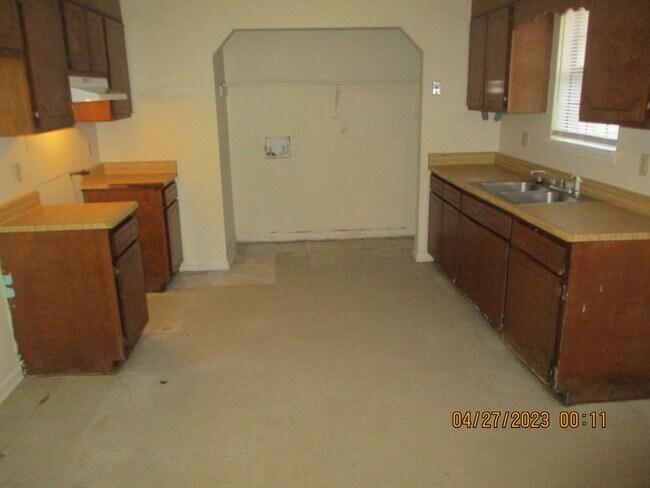 Building Photo - 2513 Beachview Dr