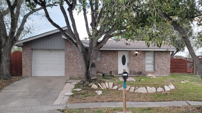 Building Photo - 5244 Larcade Dr