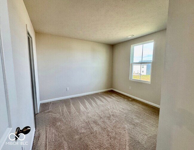 Building Photo - 830 McArthur Dr