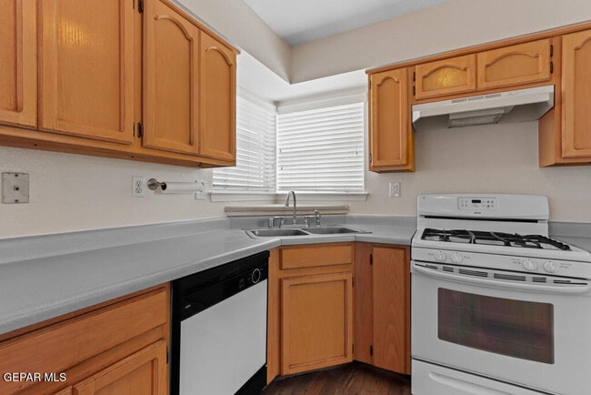 Building Photo - 11823 Stone Castle Dr