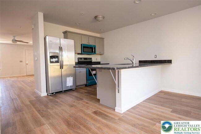 Building Photo - 5994 Coplay Rd