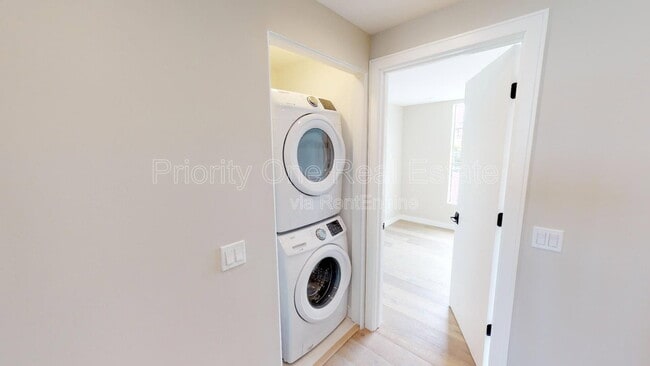 Building Photo - 3135 Hugo St