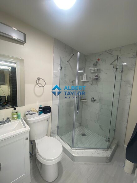 Building Photo - 18 Sawyer Ter