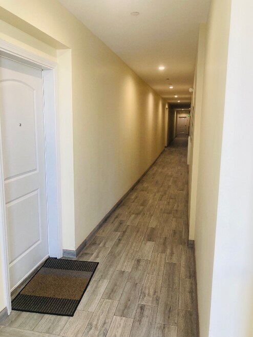 Building Photo - 953 Normandie Ave