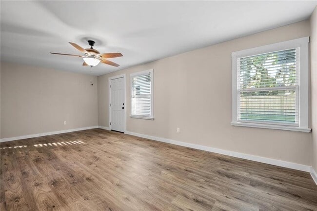 Building Photo - 920 Johnston St