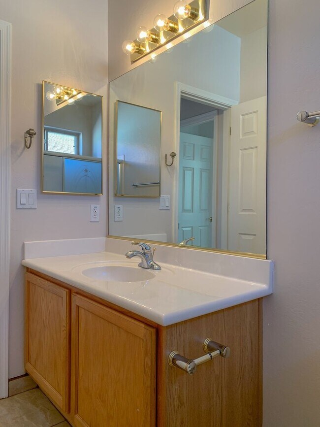 Building Photo - Beautiful West Side Home in Gated Community