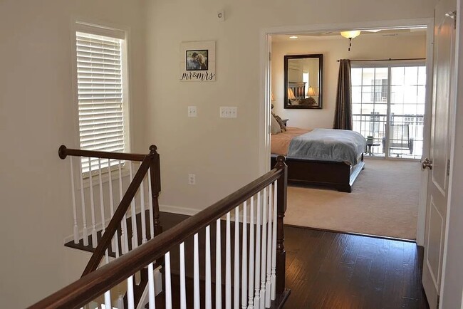 Building Photo - 23540 Hopewell Manor Terrace