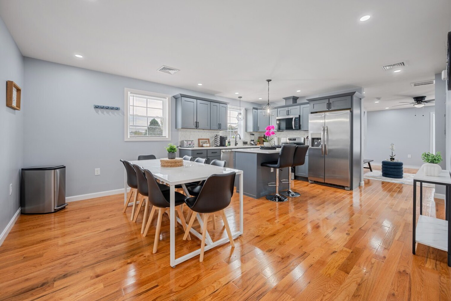 Building Photo - 109 Flora St