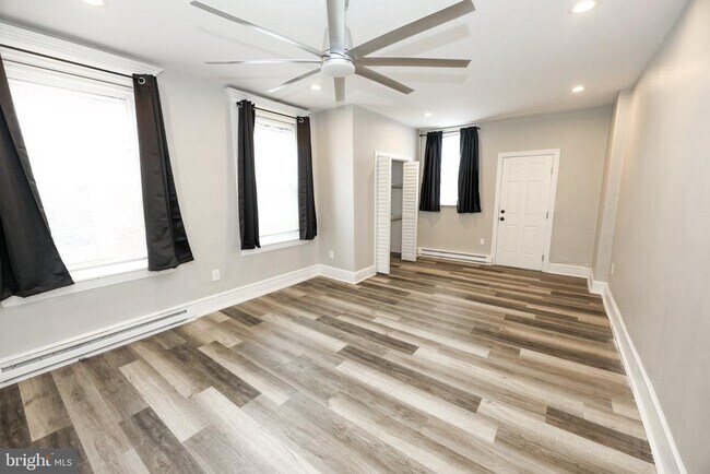 Building Photo - 6044 Catharine St