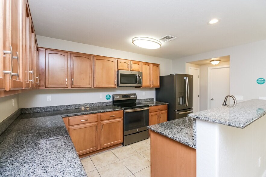 Building Photo - 992 S Hawk Ln